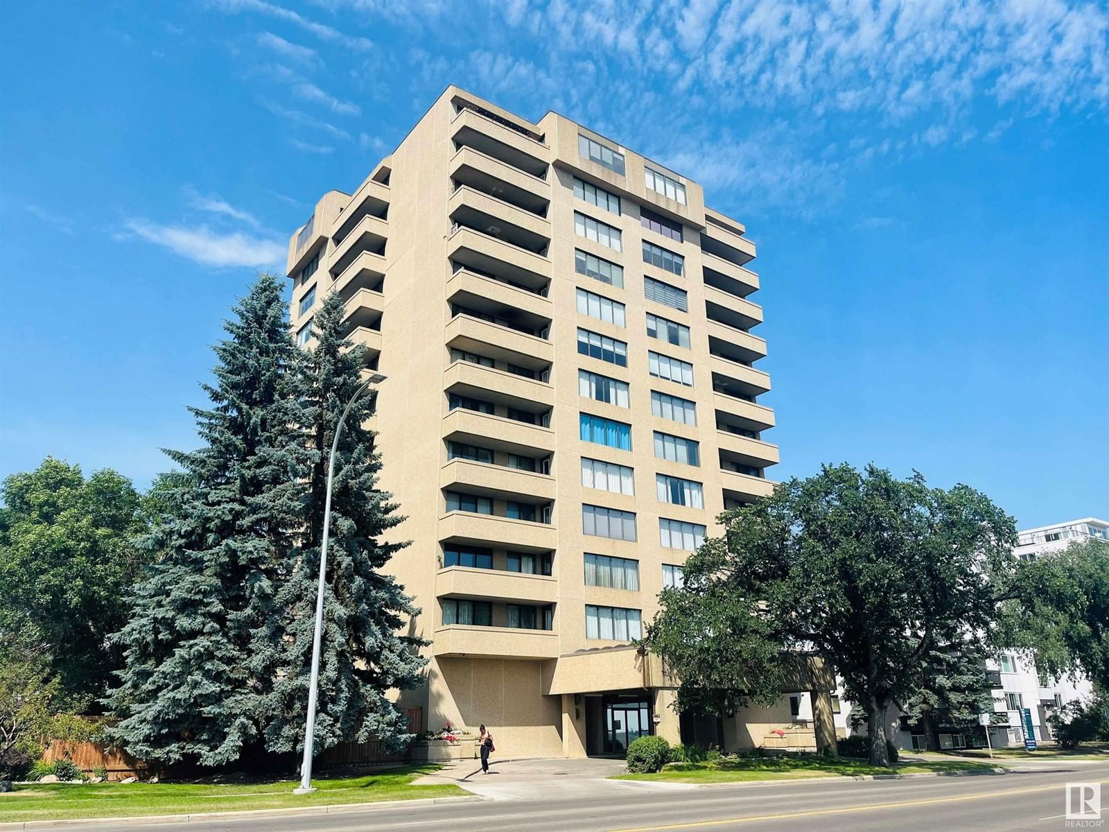 605 - 8340 JASPER AV Image 2
