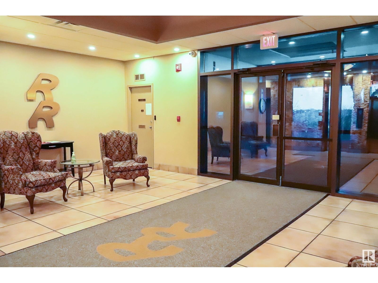 605 - 8340 JASPER AV Image 30