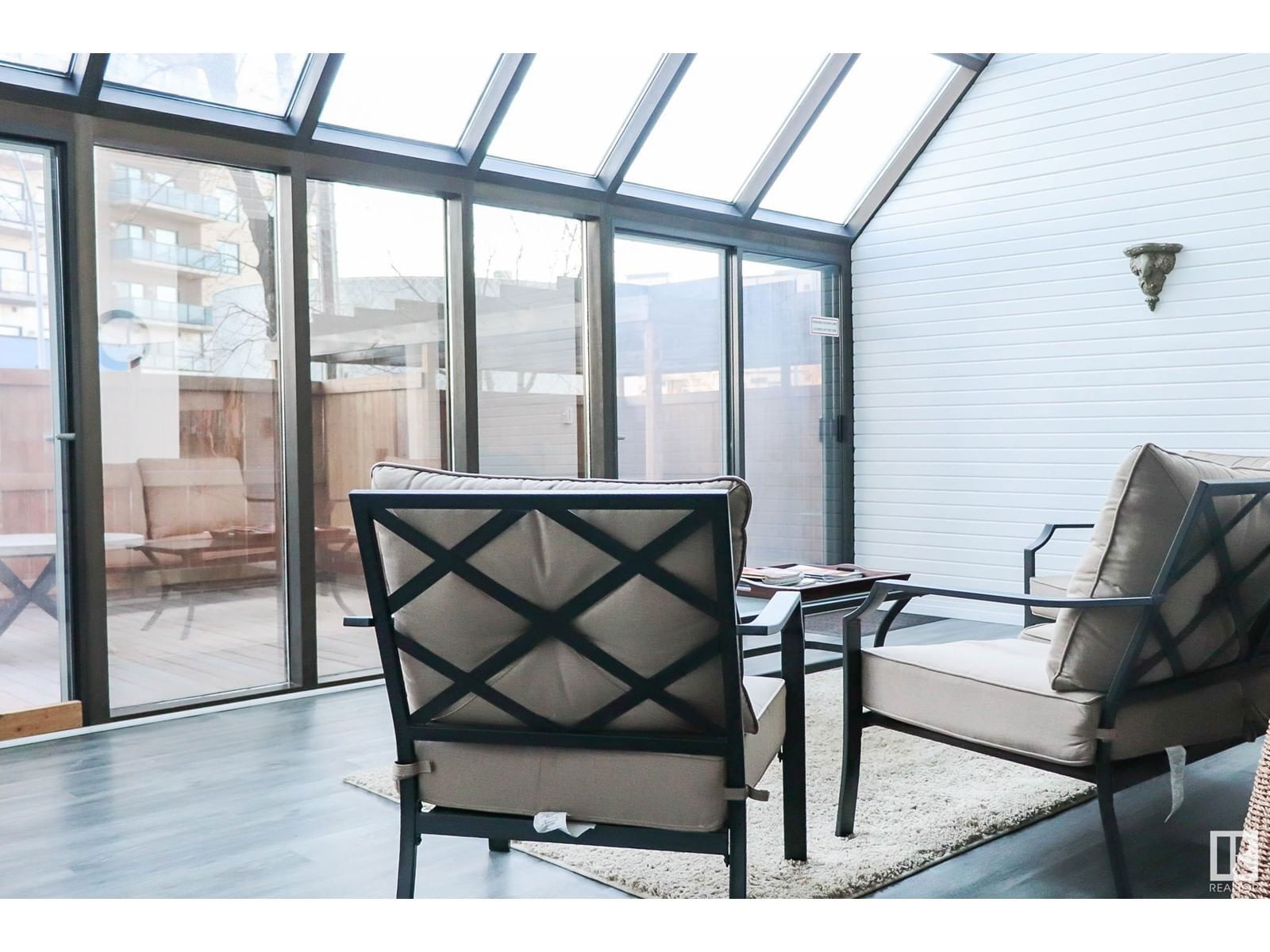 605 - 8340 JASPER AV Image 33