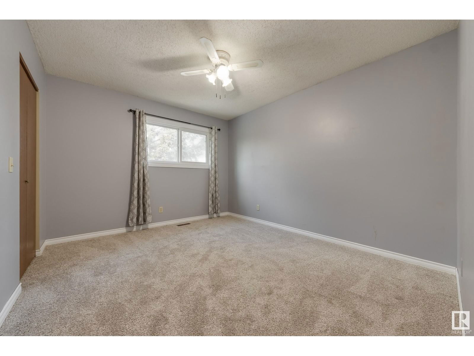 1412 39 St Nw Edmonton, Alberta