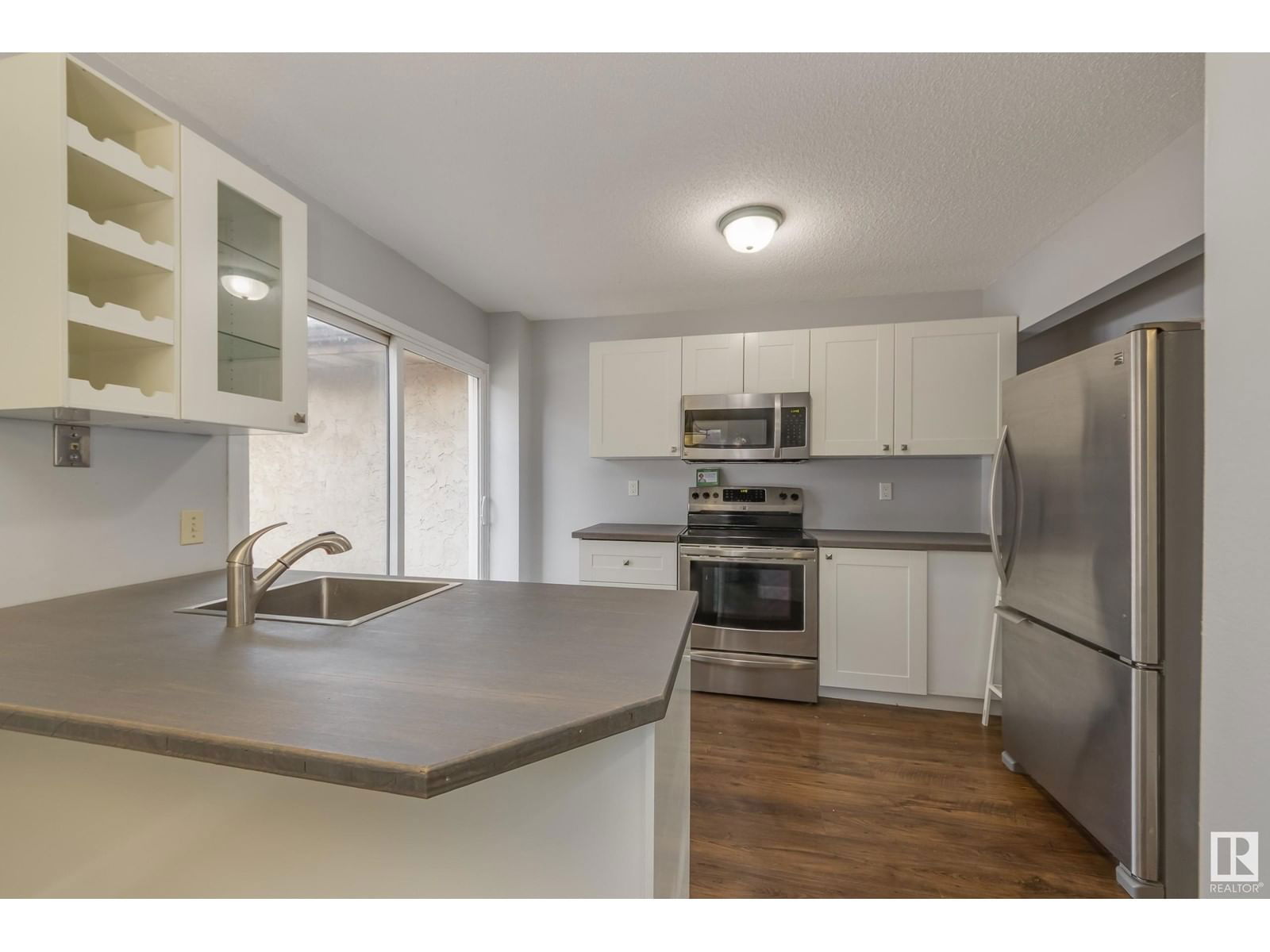 1412 39 St Nw Edmonton, Alberta