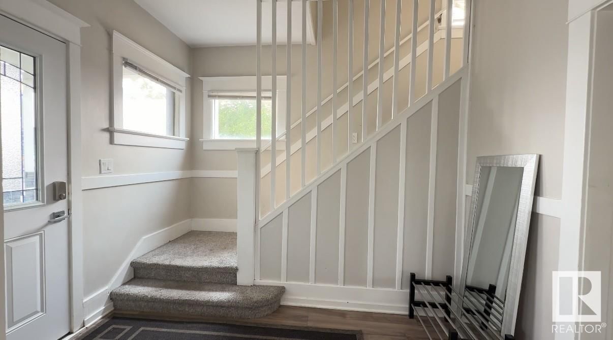 9862 76 AV Image 17