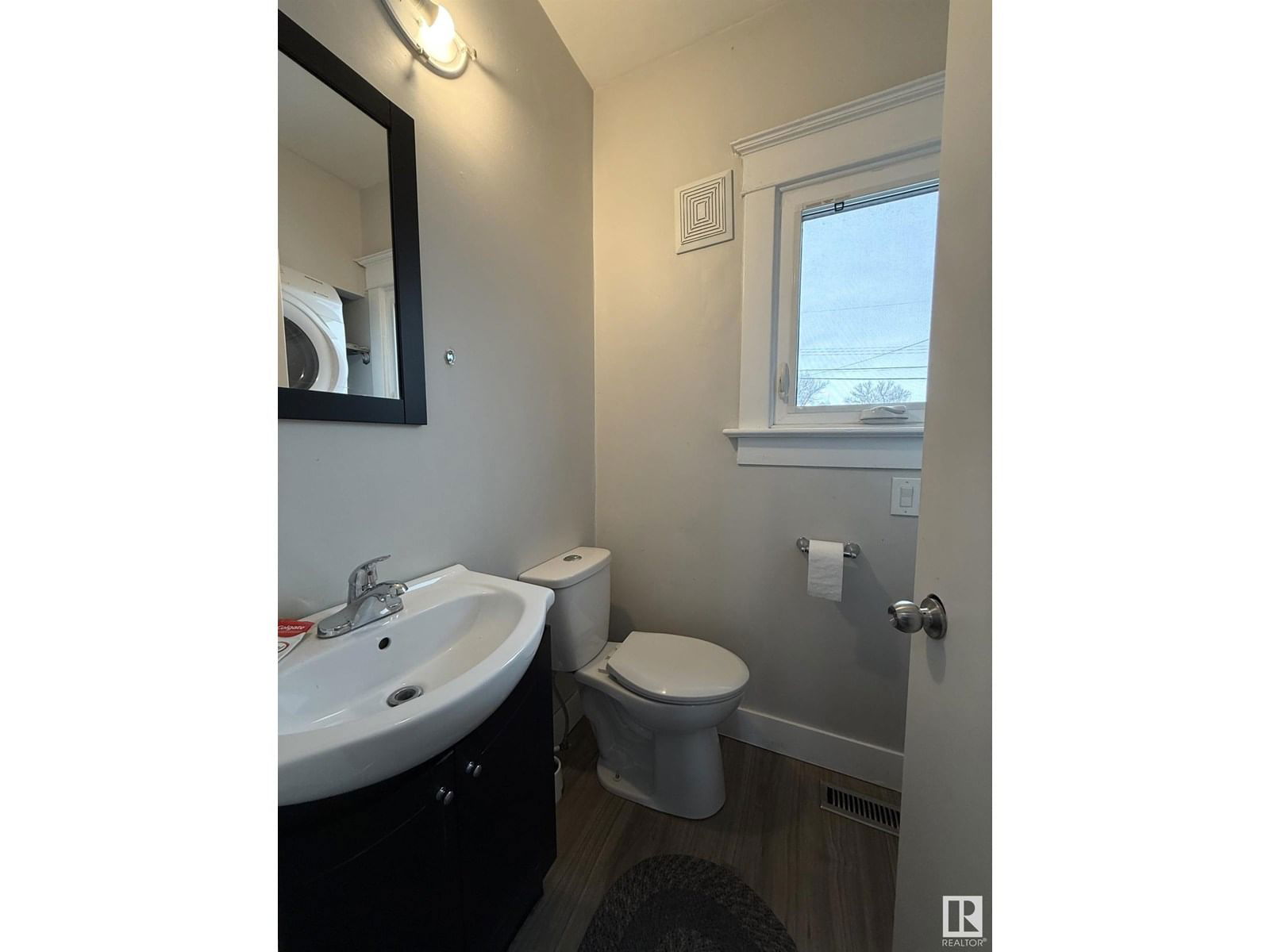 9862 76 AV Image 19