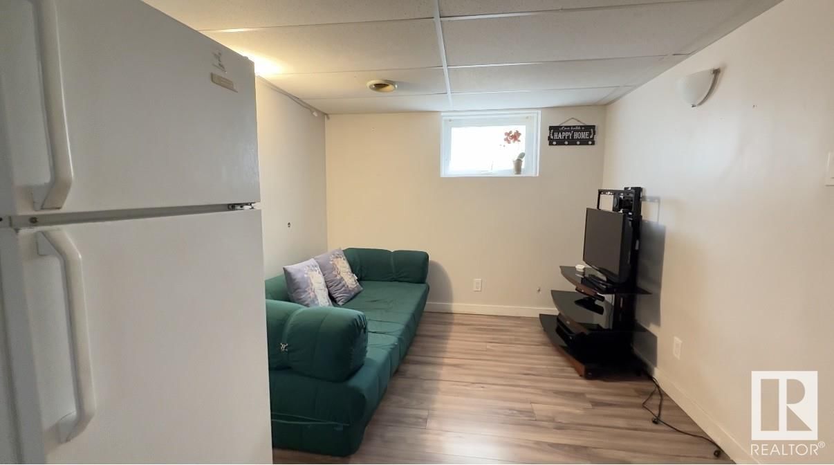 9862 76 AV Image 26