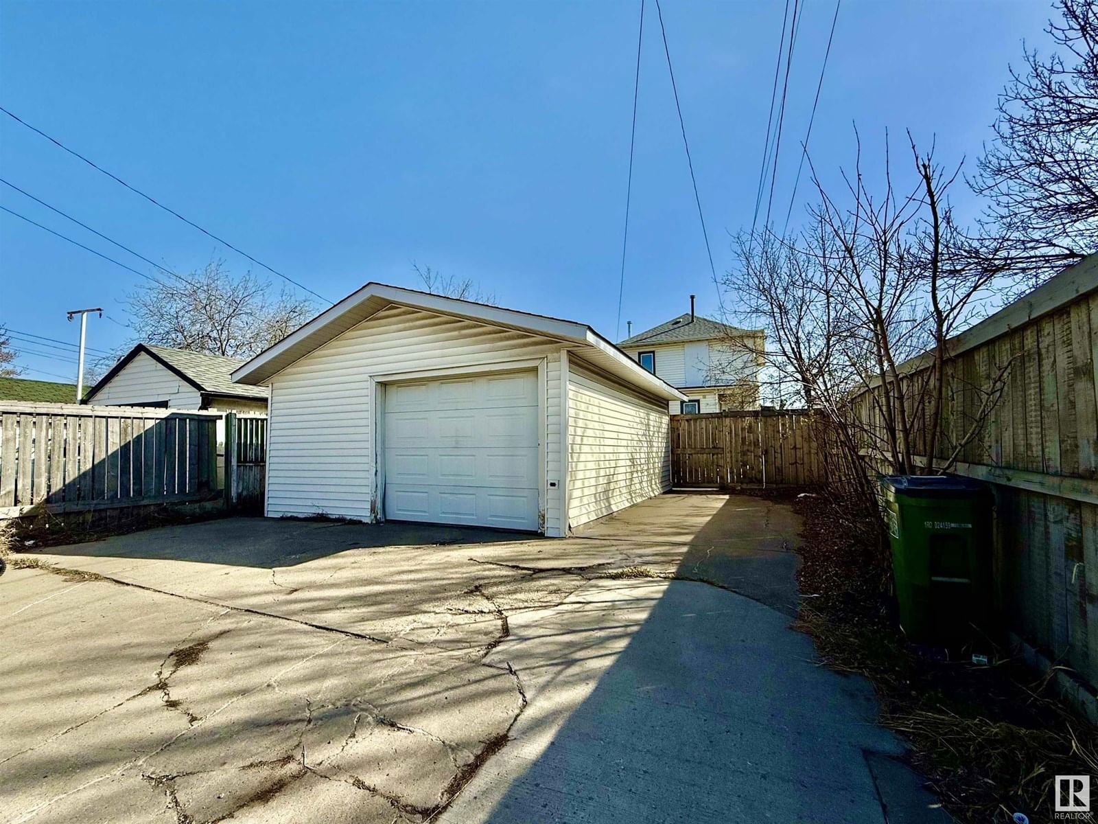 9862 76 AV Image 35