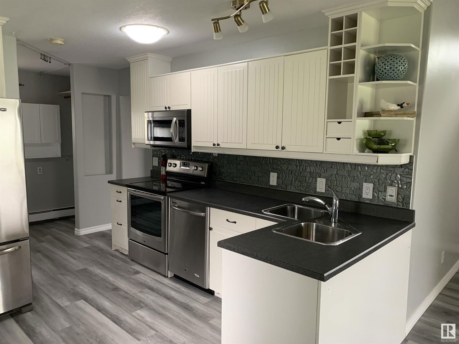 723 7 ST Image 2