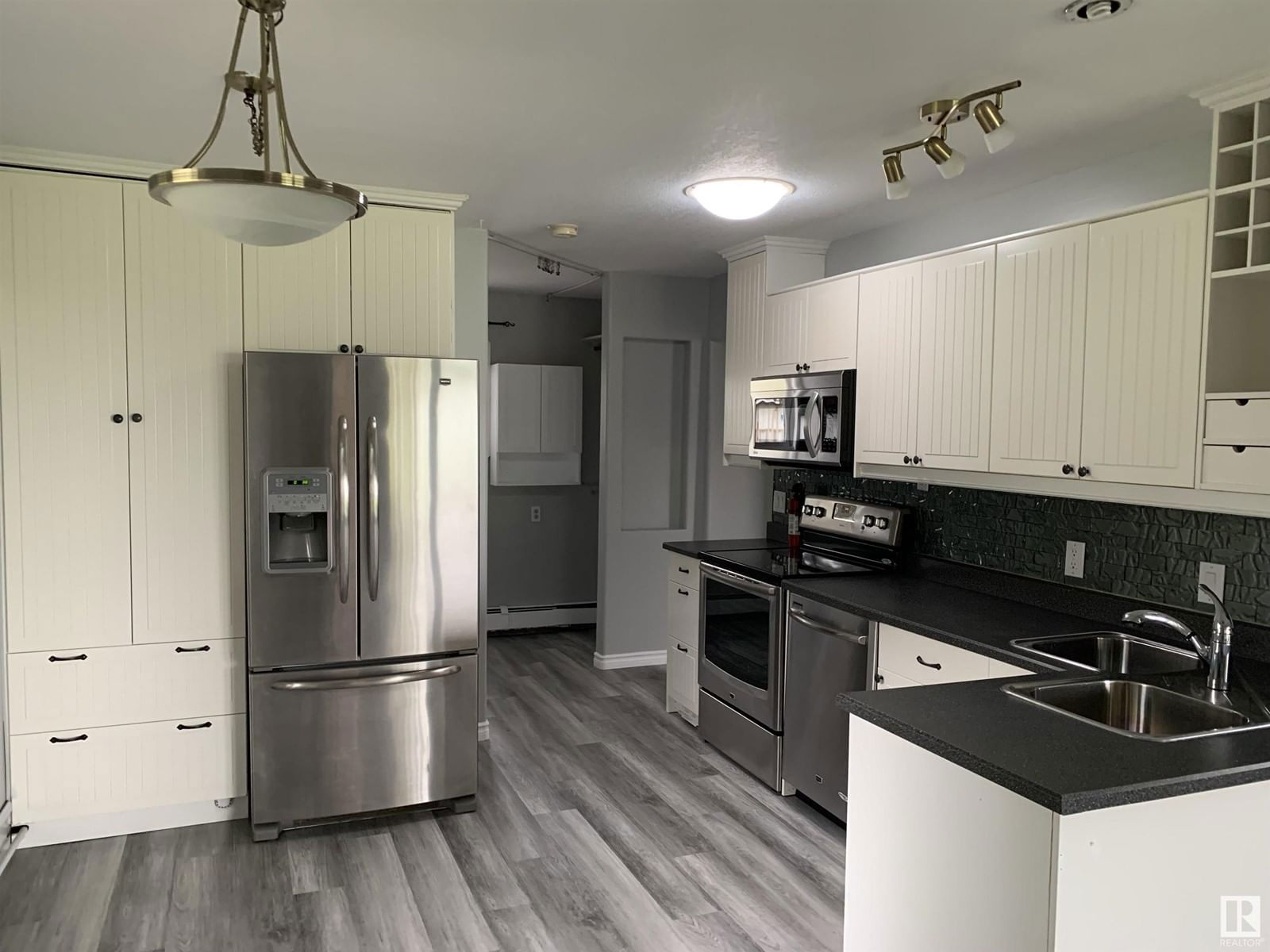 723 7 ST Image 3