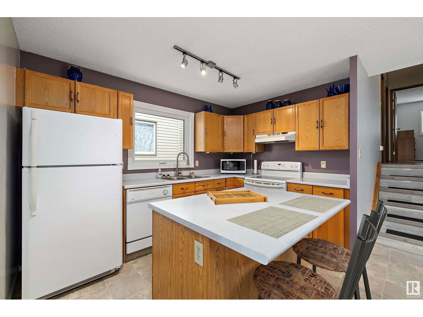 126 Kiniski Cr Nw Edmonton, Alberta