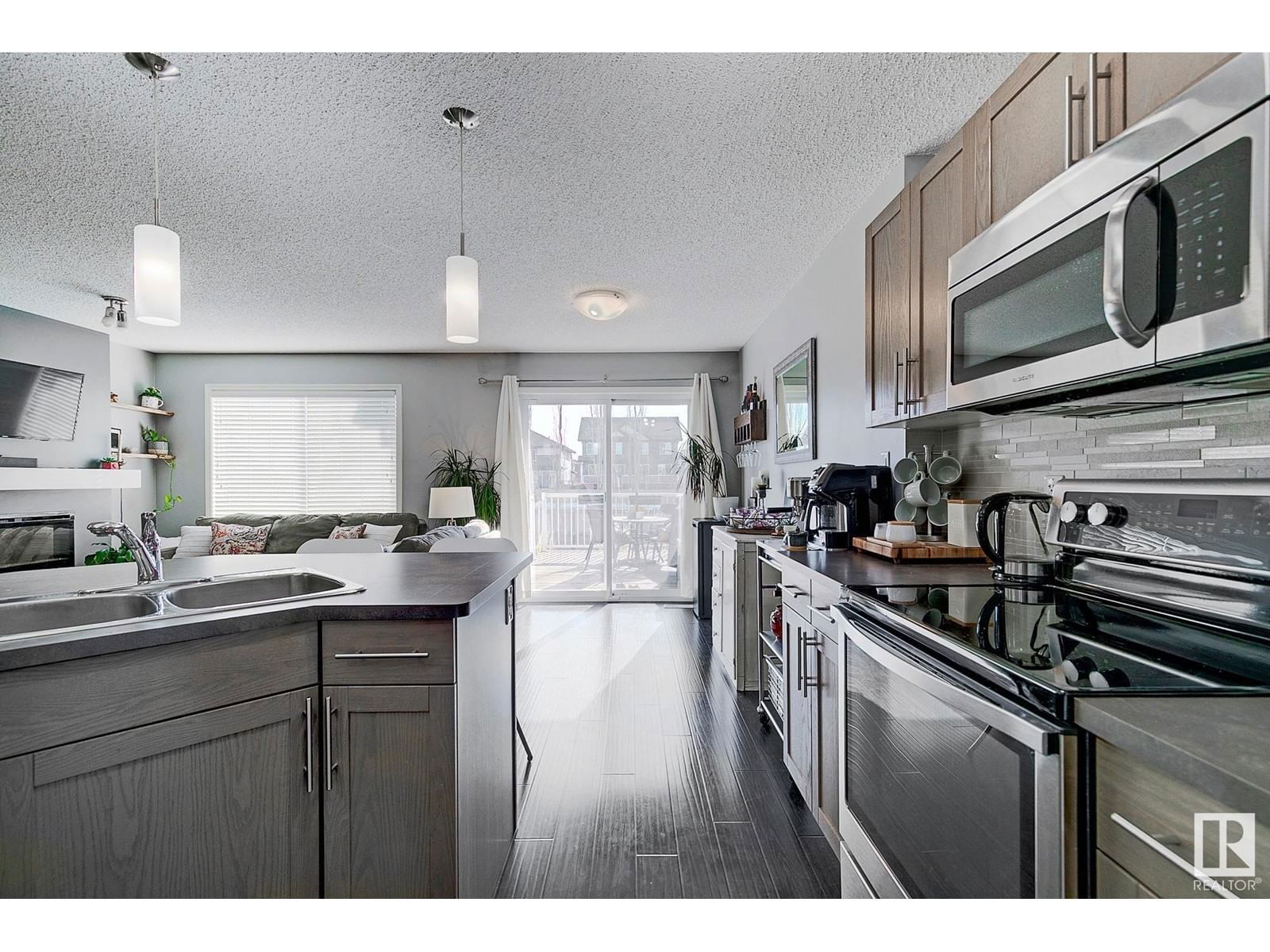 7315 24 Av Sw Edmonton, Alberta