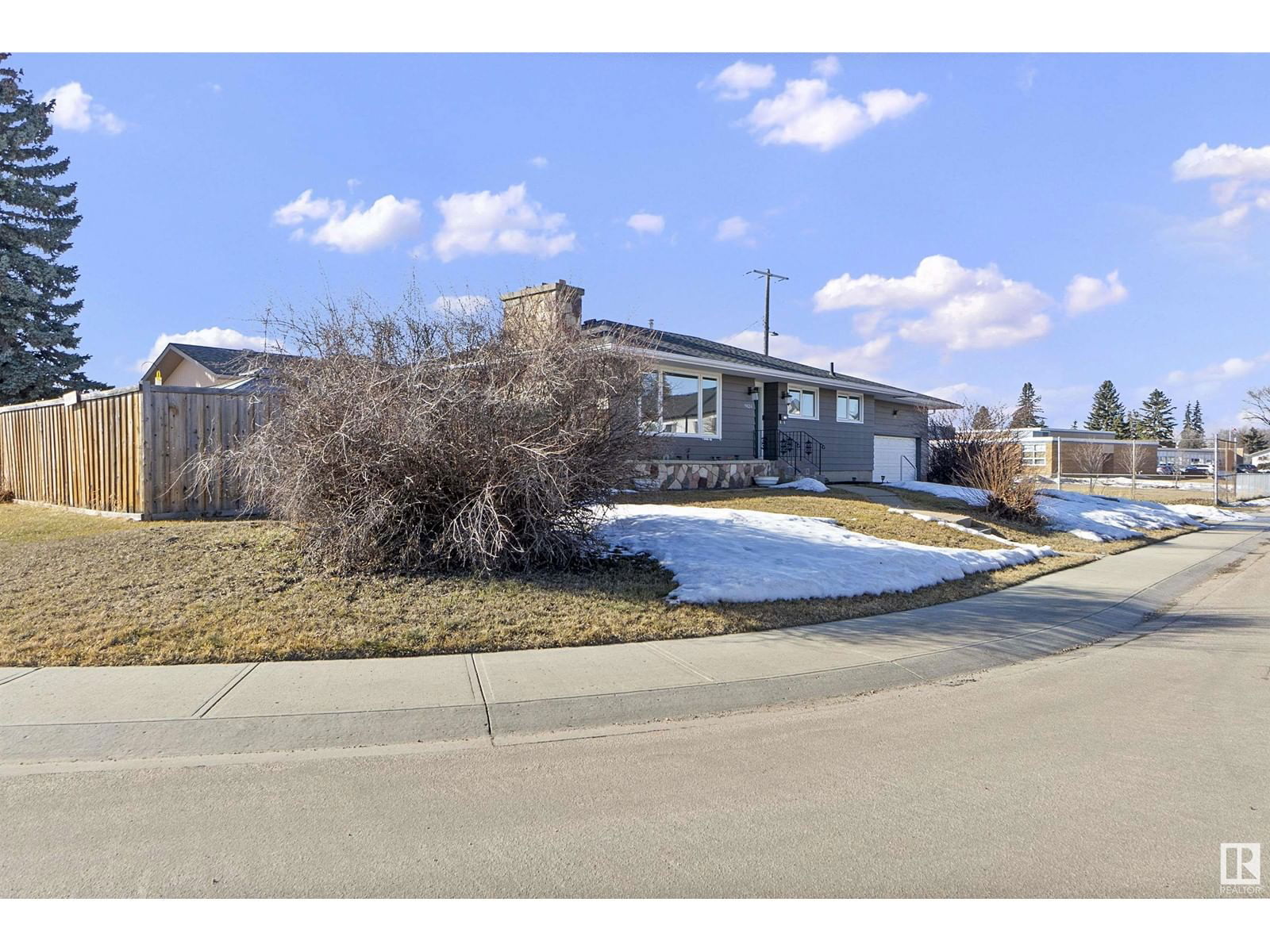 9824 68 St Nw Edmonton, Alberta