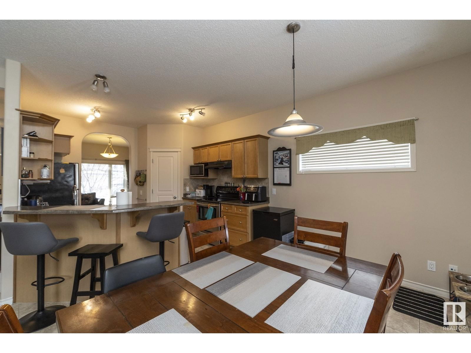 6126 Stinson Wy Nw Edmonton, Alberta