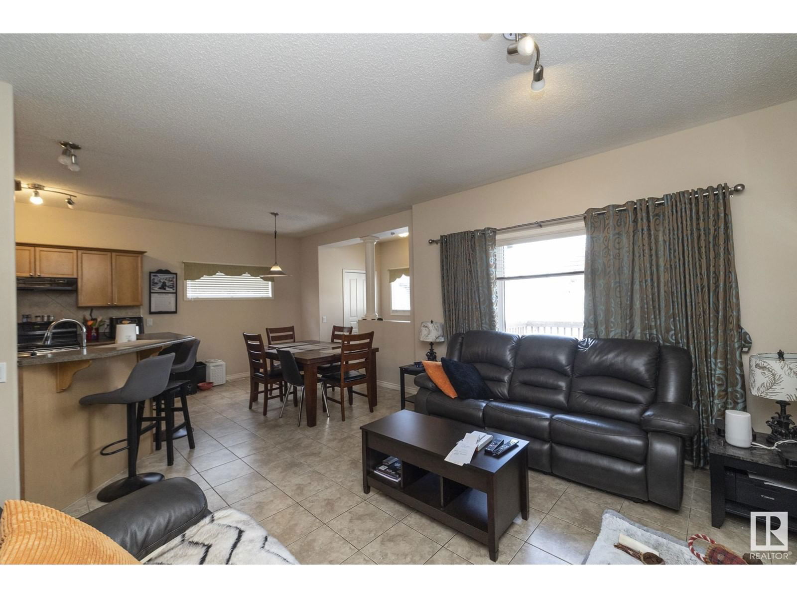 6126 Stinson Wy Nw Edmonton, Alberta