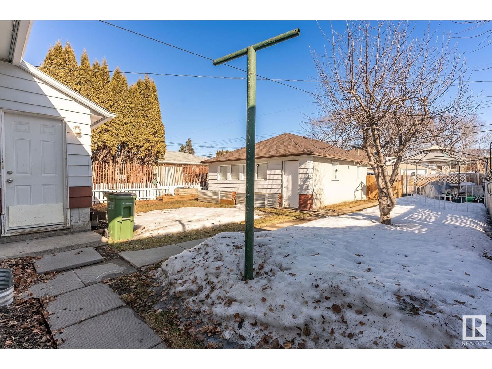 12327 95 St Nw Edmonton, Alberta