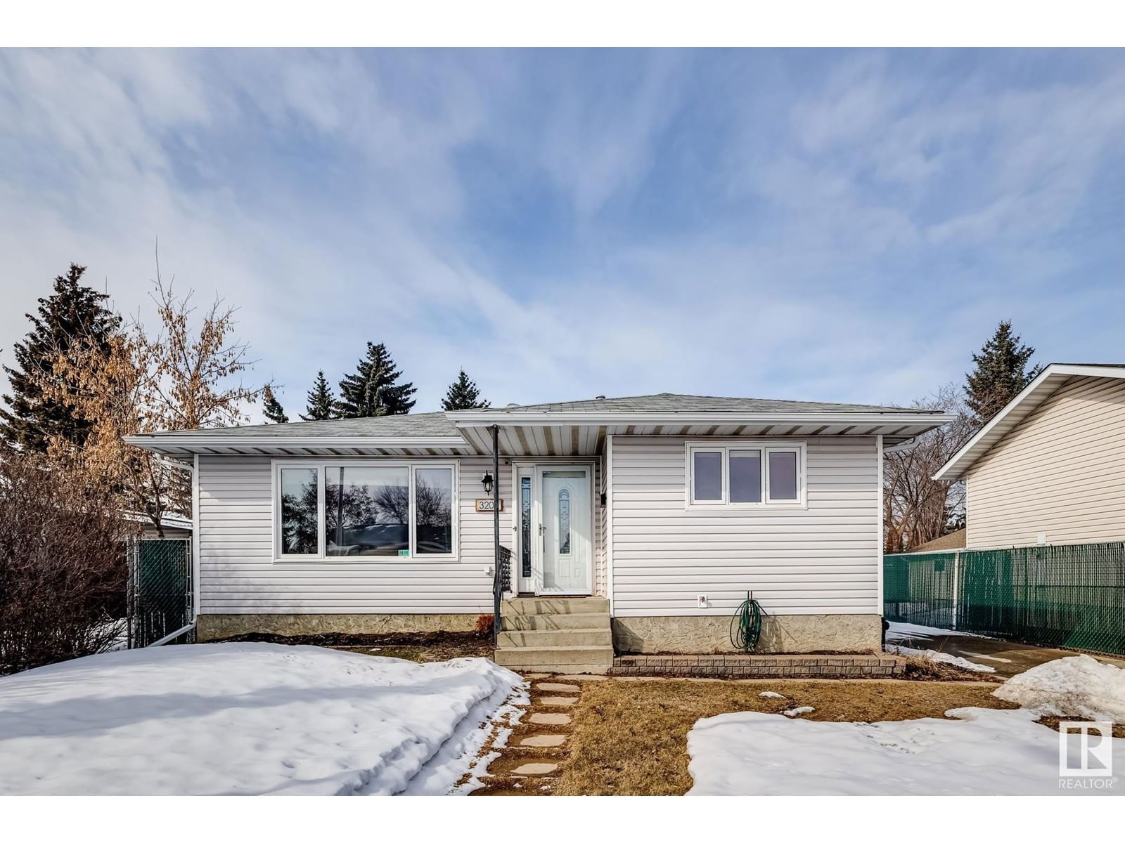 3208 80 St Nw Edmonton, Alberta