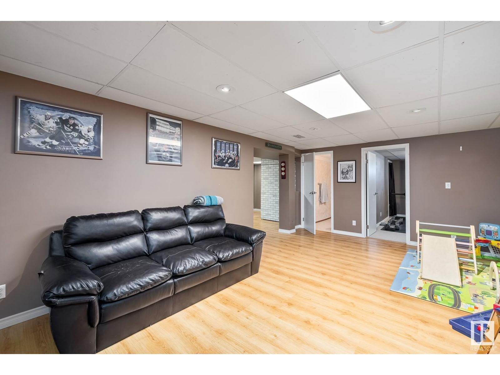 3208 80 St Nw Edmonton, Alberta