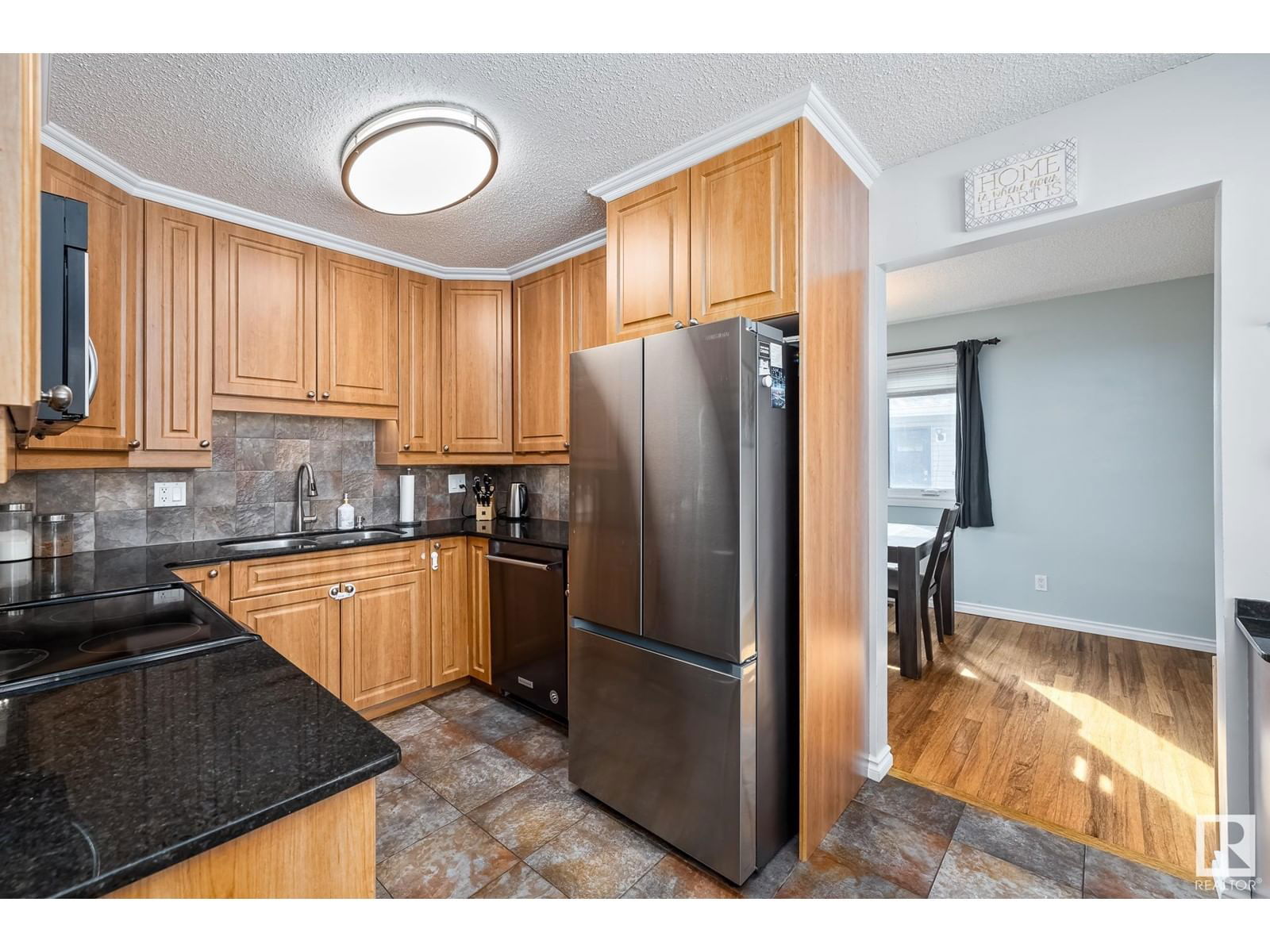 3208 80 St Nw Edmonton, Alberta