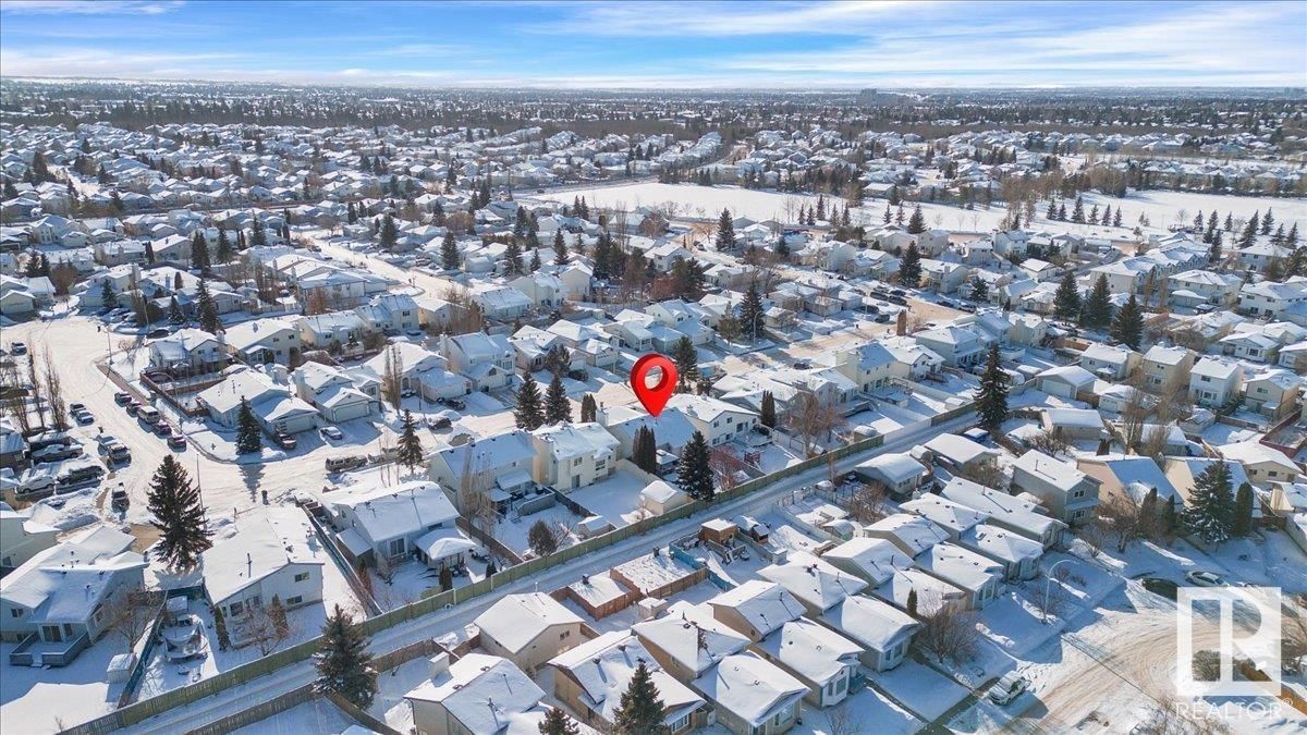 3524 40 Av Nw Edmonton, Alberta