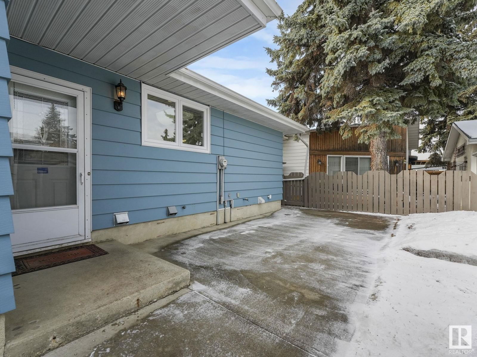 11732 39 Av Nw Edmonton, Alberta