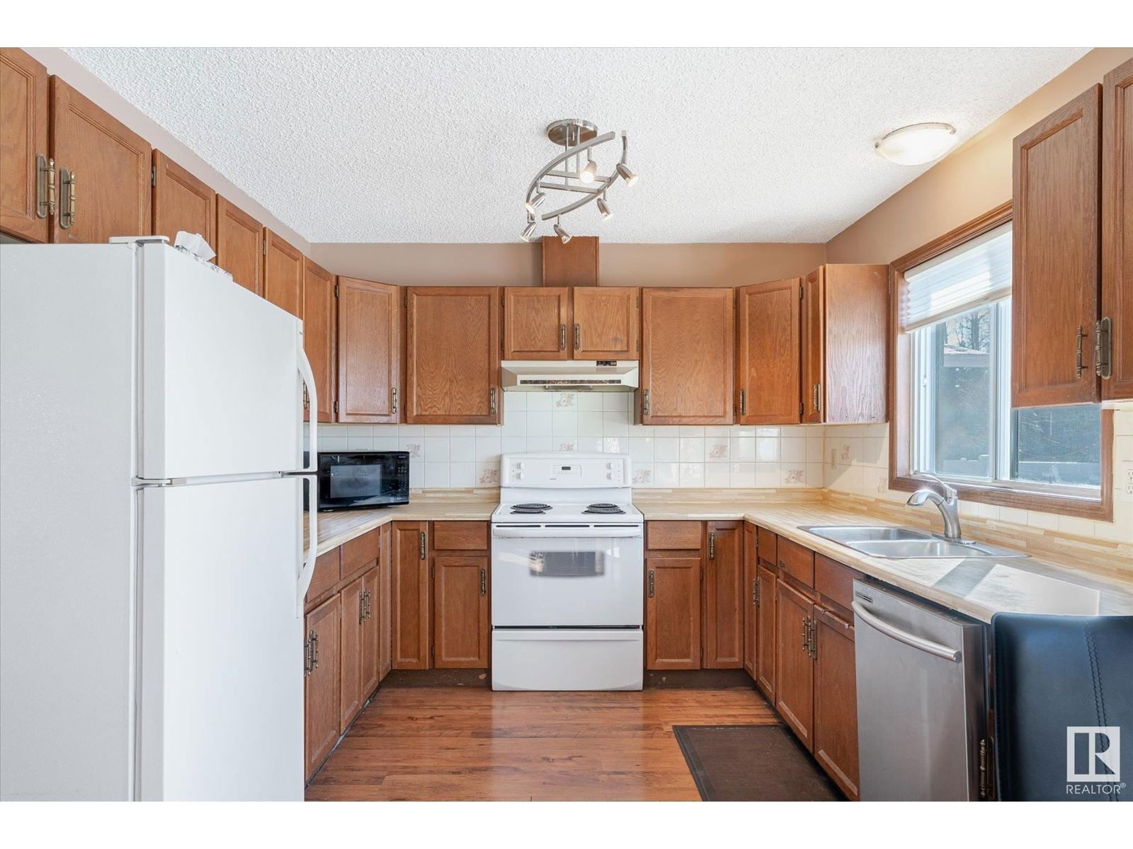 9740 190 St Nw Edmonton, Alberta