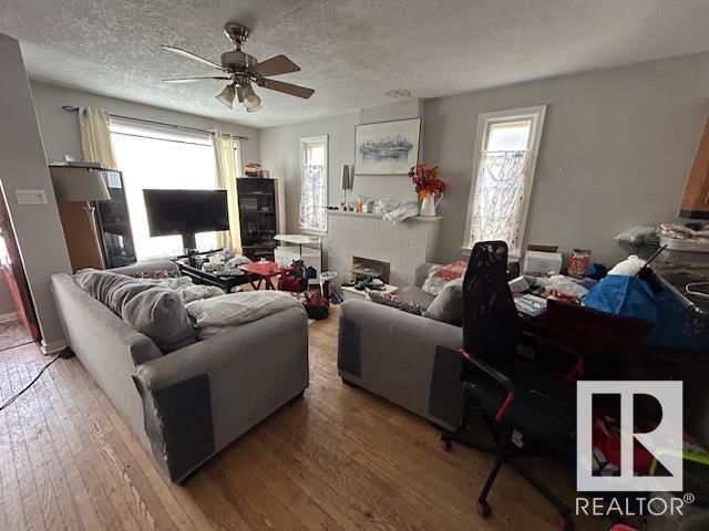 9811 78 Av Nw Edmonton, Alberta