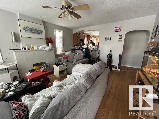 9811 78 Av Nw Edmonton, Alberta