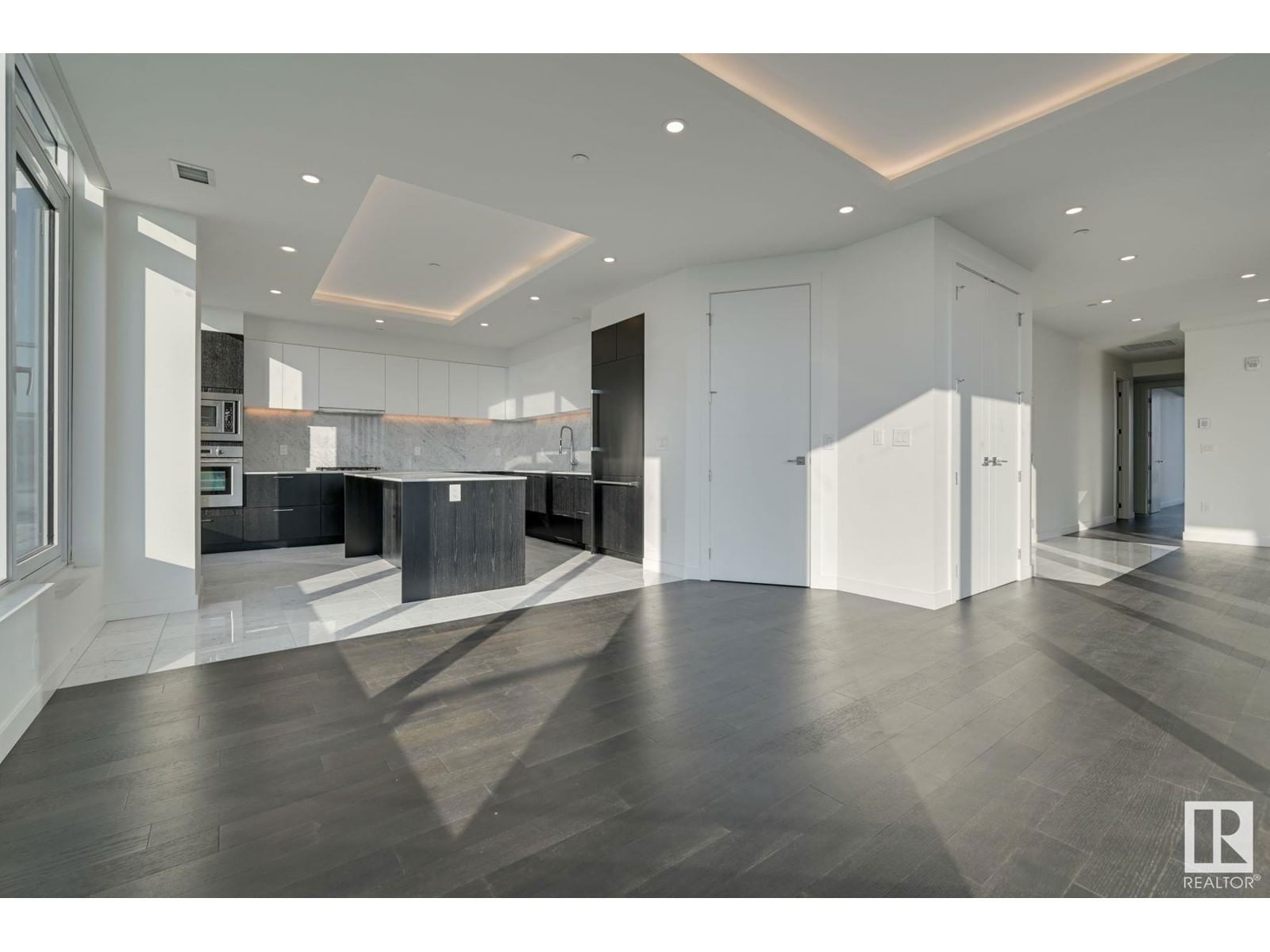 3901 10180 103 ST NW Image 14