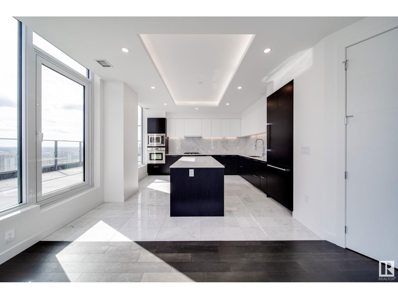 3901 10180 103 ST NW Image 22
