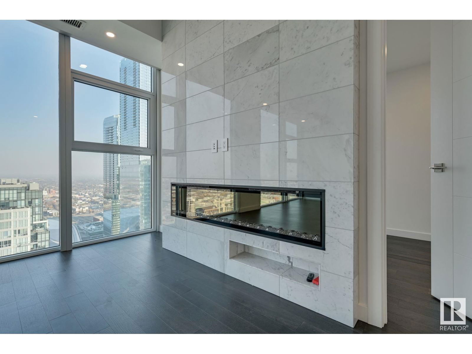 3901 10180 103 ST NW Image 25