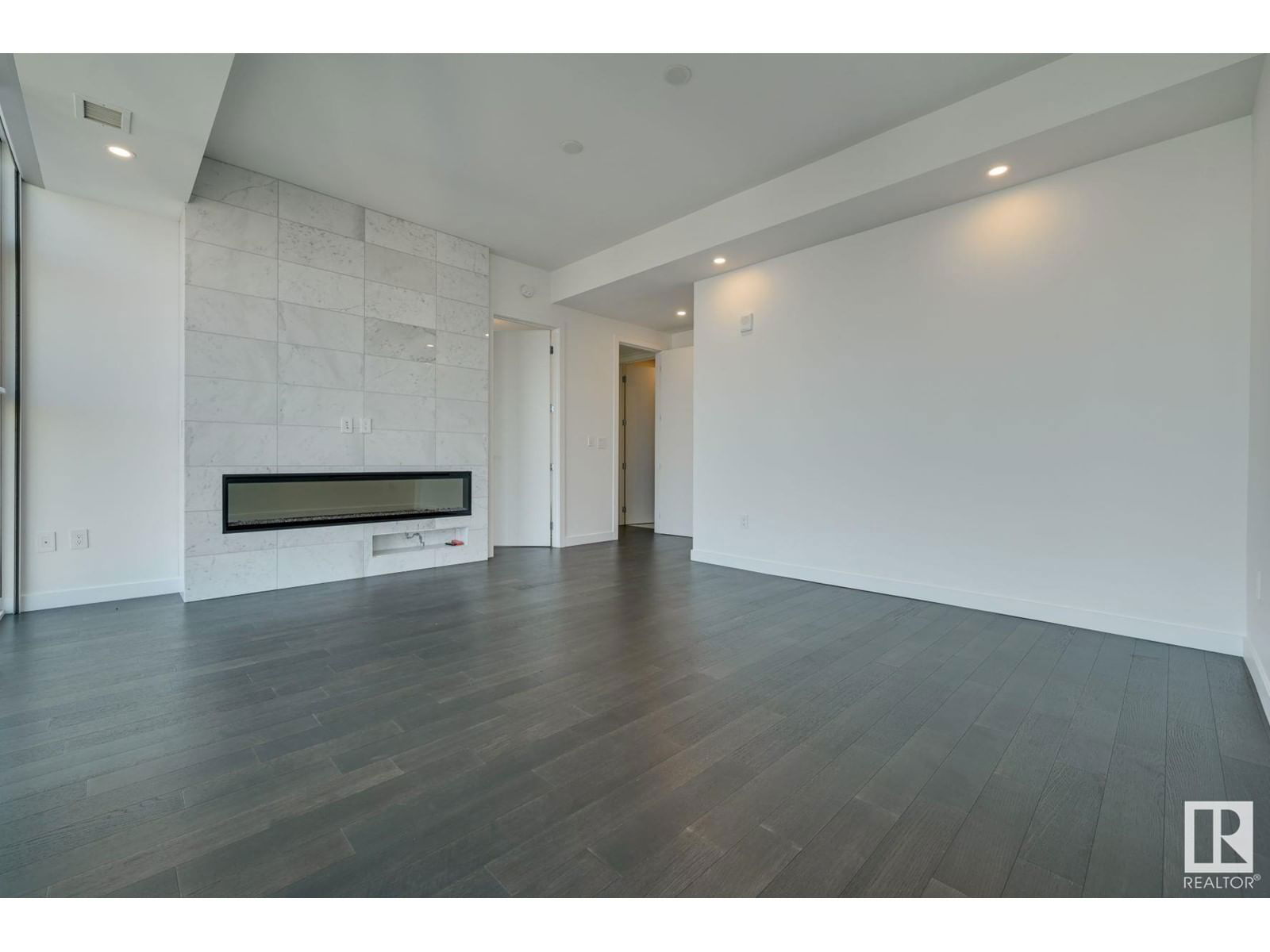 3901 10180 103 ST NW Image 26