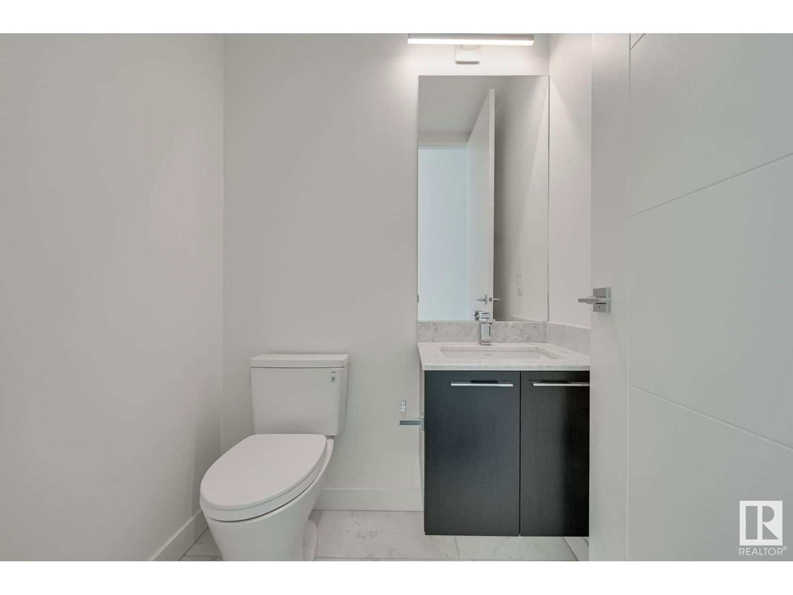 3901 10180 103 ST NW Image 31