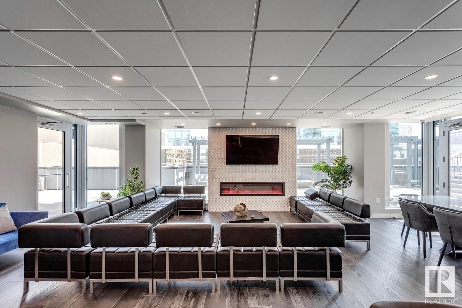 3901 10180 103 ST NW Image 55