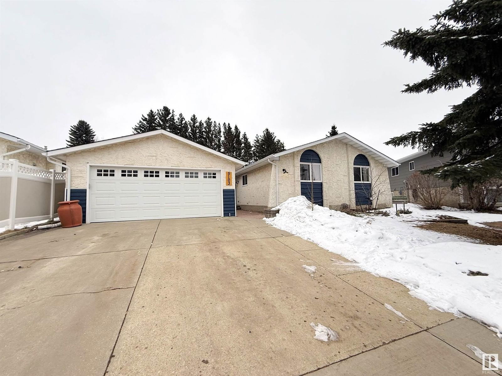 5103 43 St Beaumont, Alberta