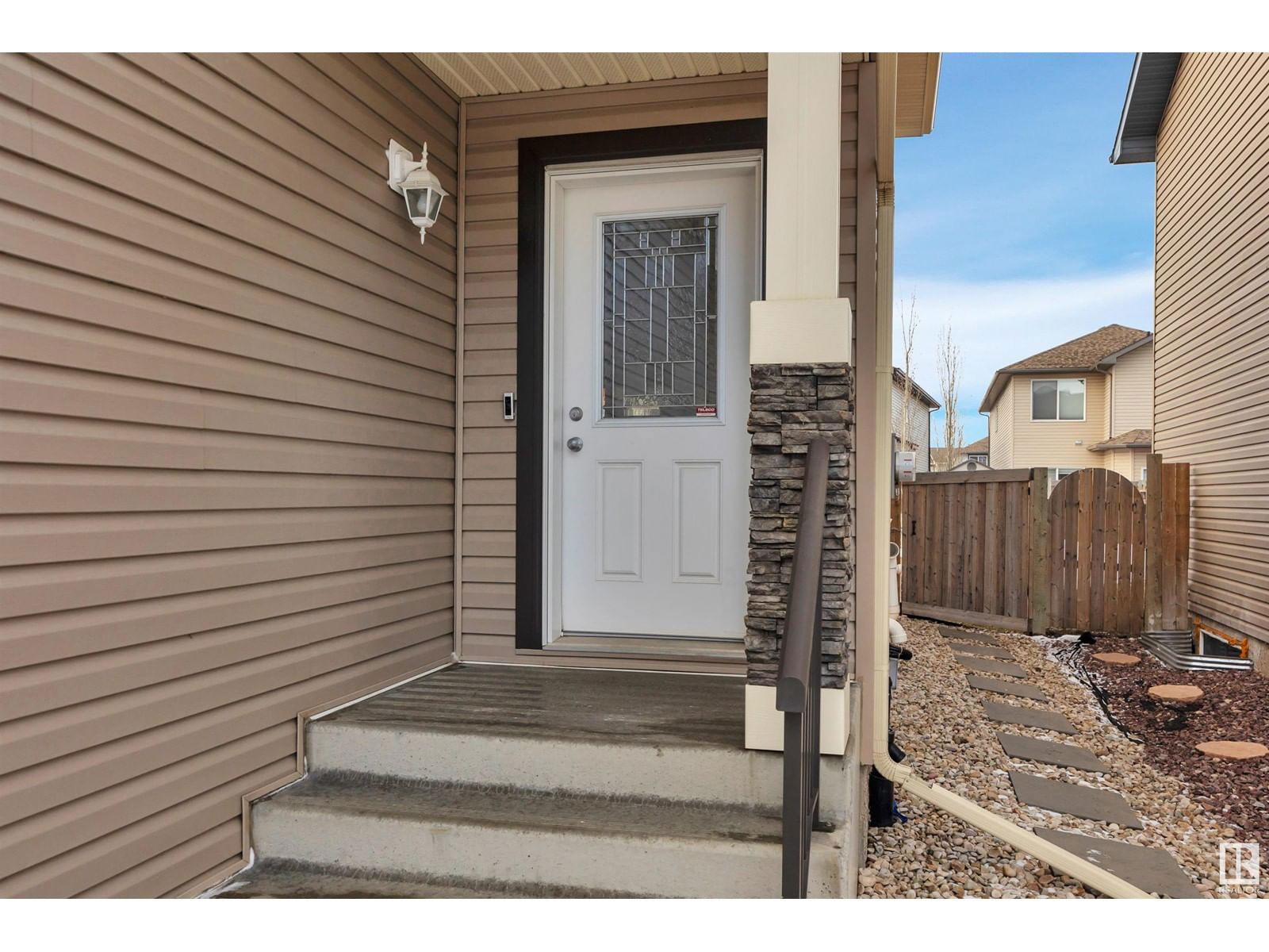 5507 Schonsee Dr Nw Edmonton, Alberta