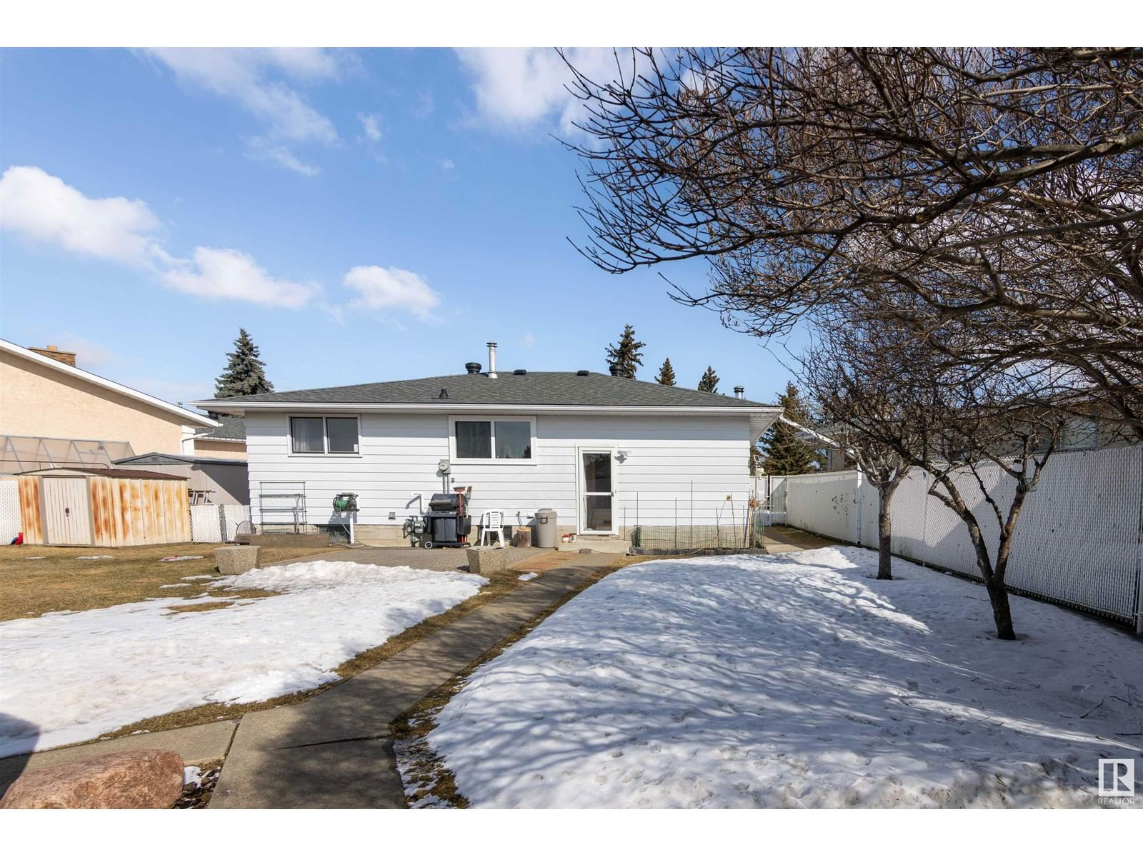 8615 152a Av Nw Edmonton, Alberta