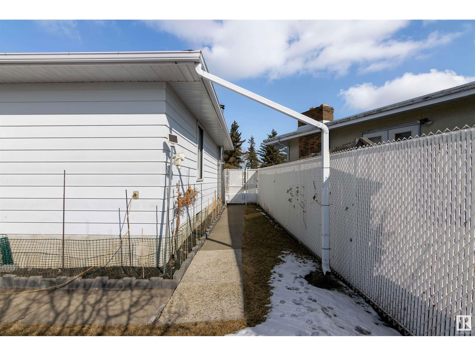 8615 152a Av Nw Edmonton, Alberta