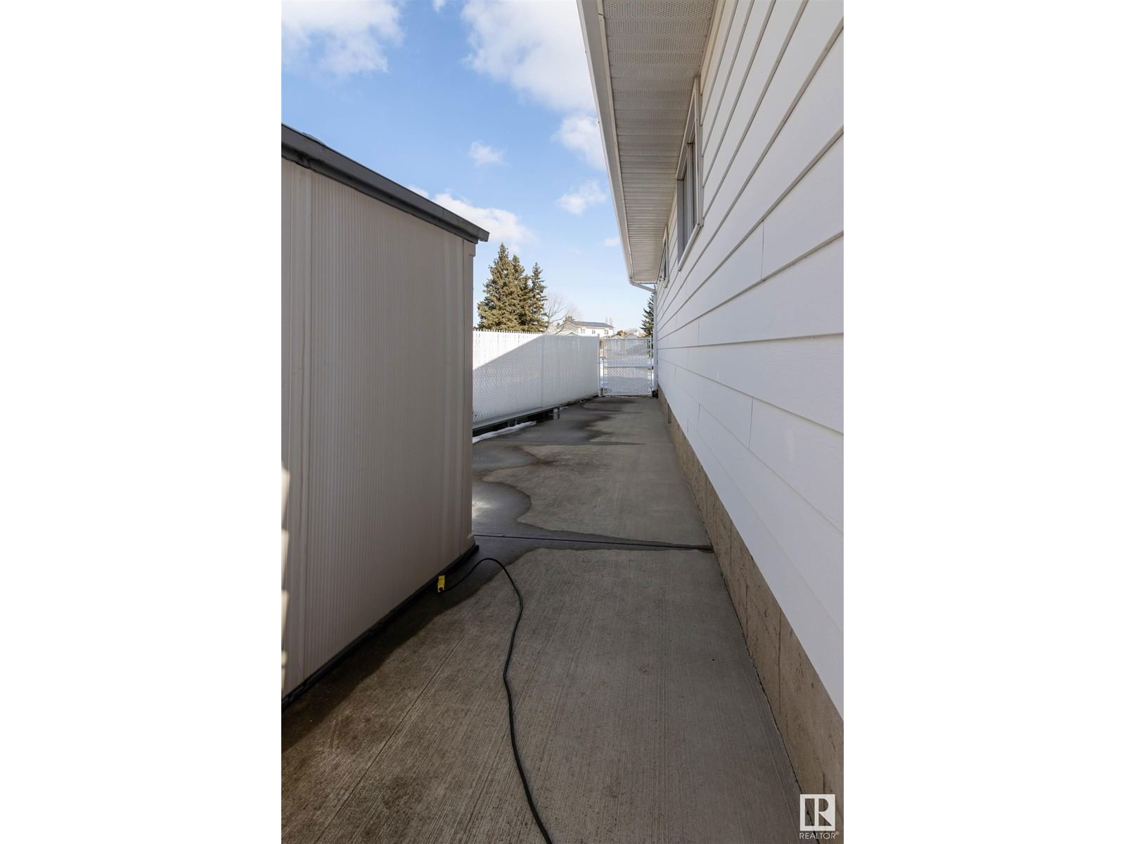 8615 152a Av Nw Edmonton, Alberta