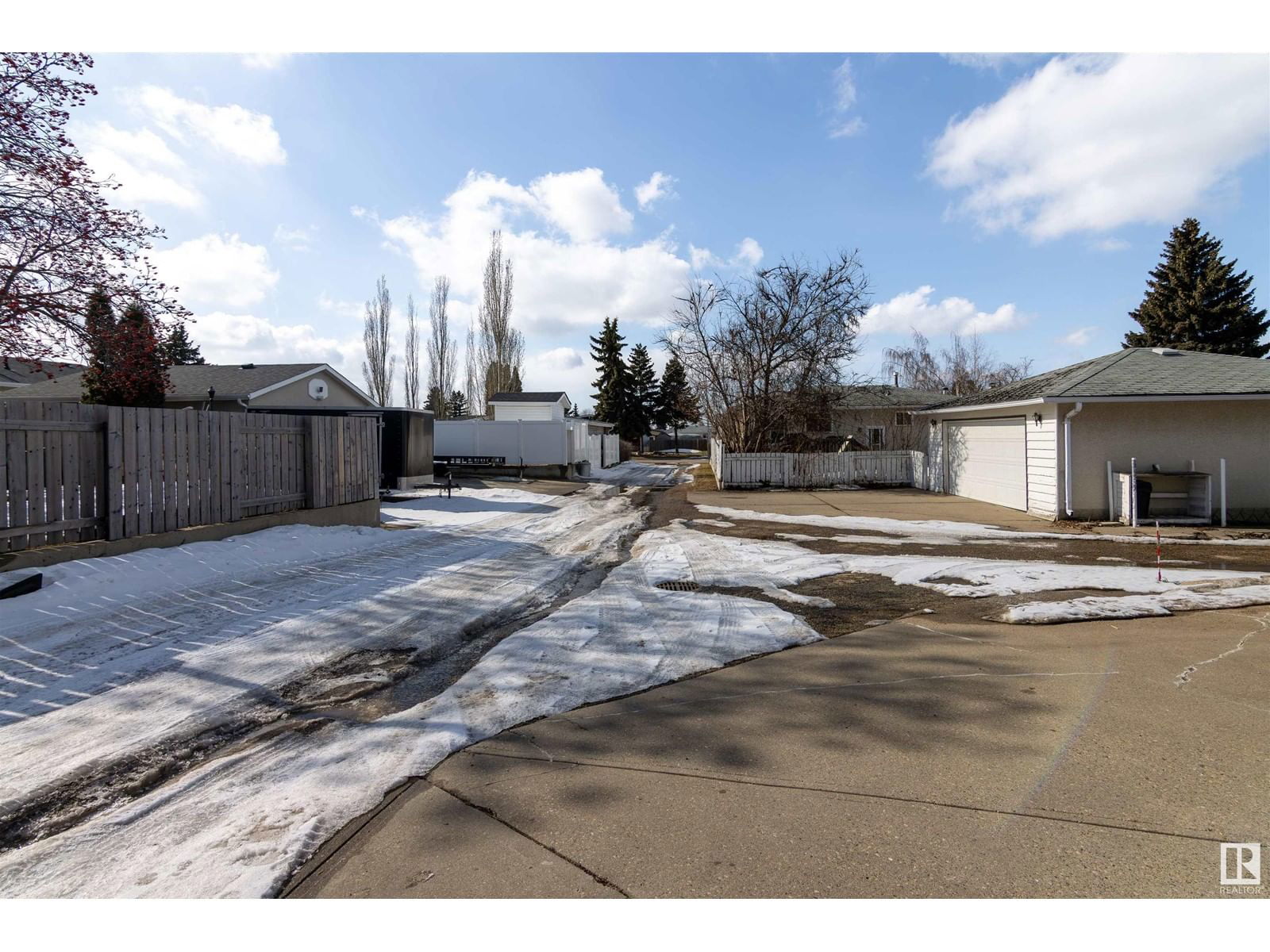 8615 152a Av Nw Edmonton, Alberta