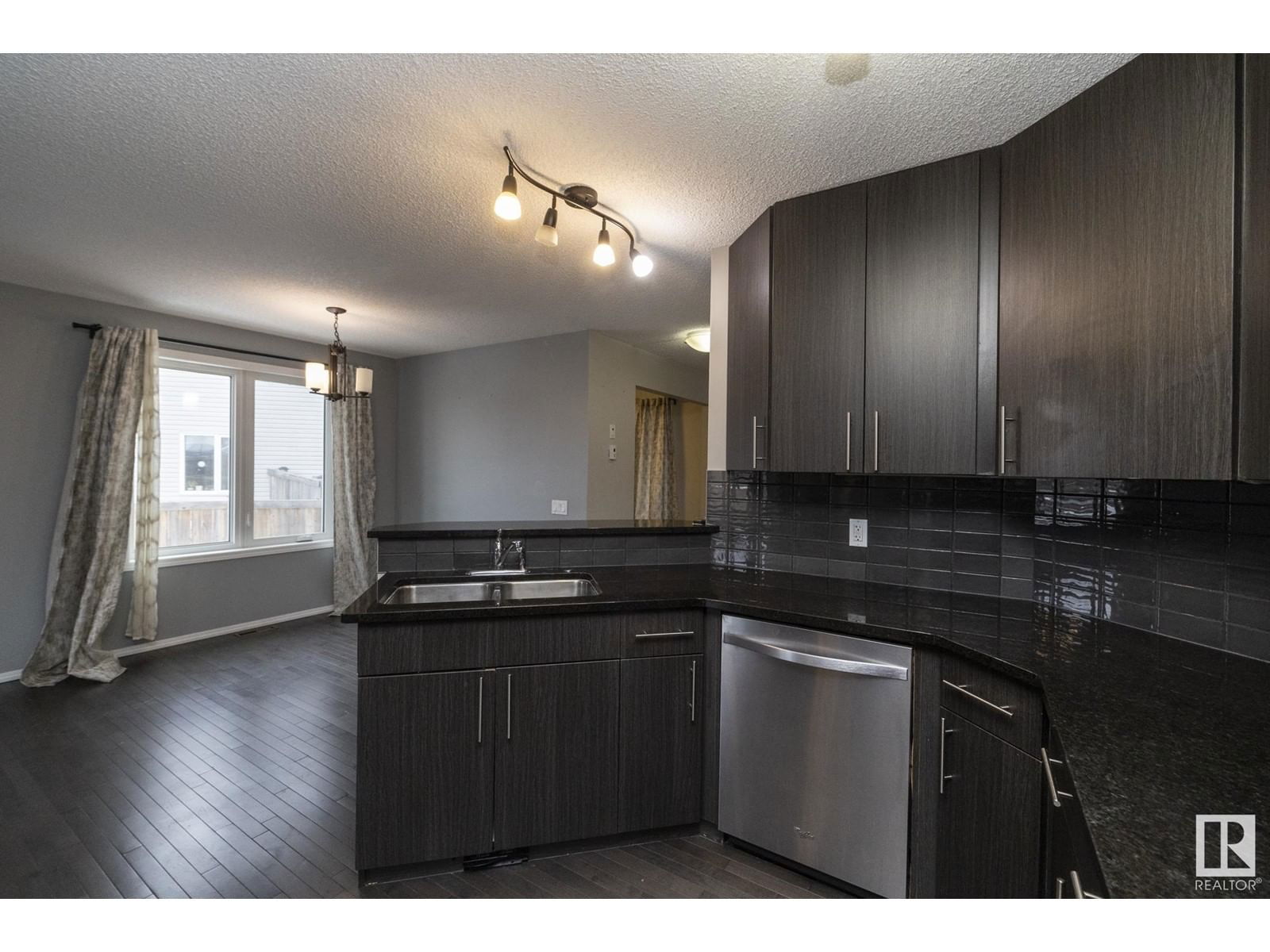 17146 126 St Nw Edmonton, Alberta