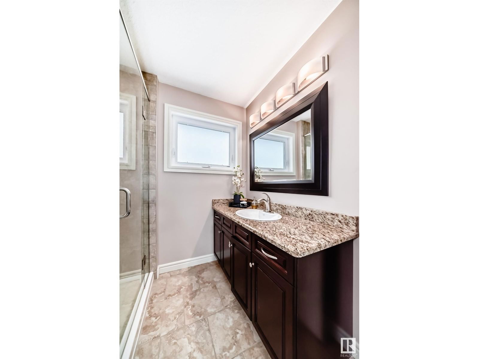 8640 152b Av Nw Edmonton, Alberta