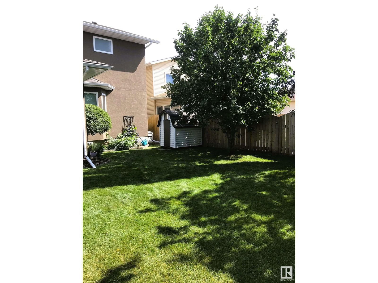 8640 152b Av Nw Edmonton, Alberta