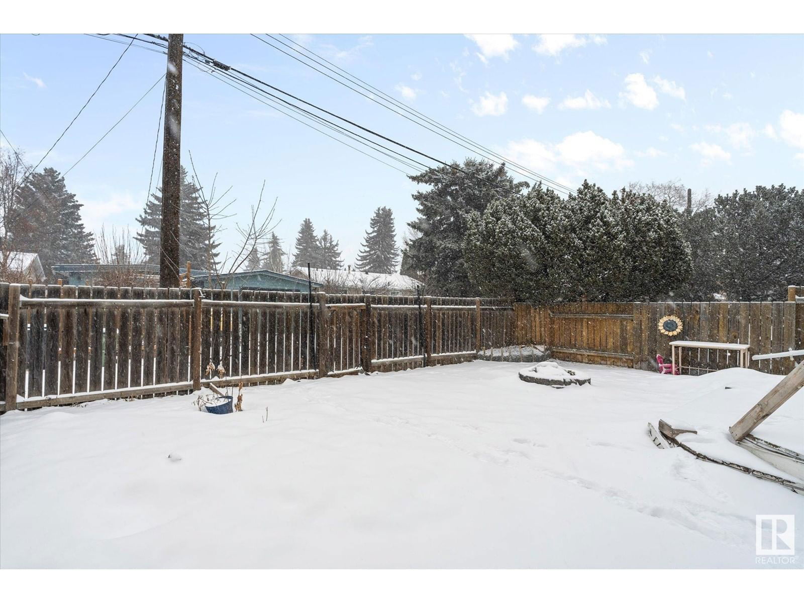 5504 93a Av Nw Edmonton, Alberta