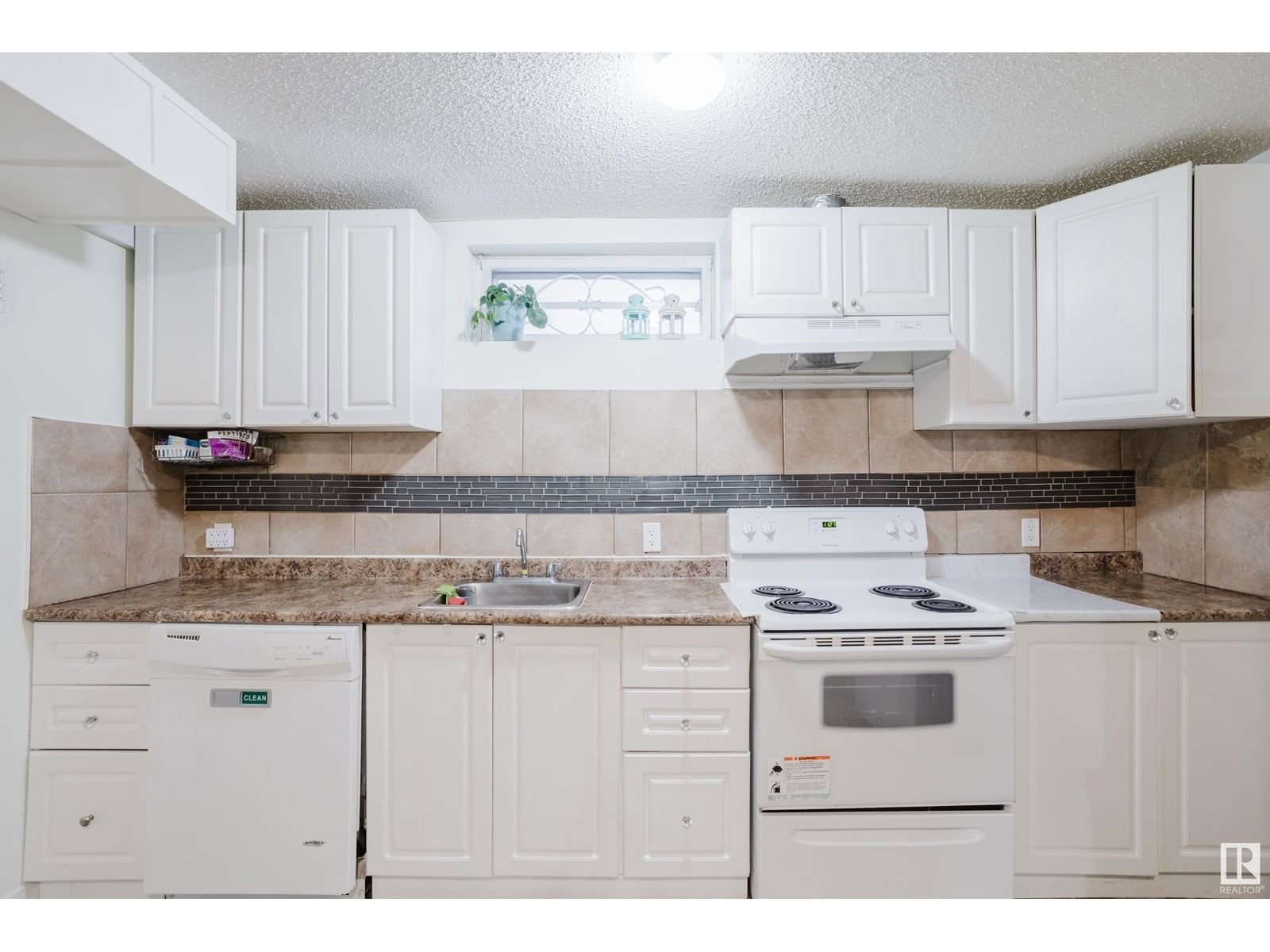 1115 87 St Nw Edmonton, Alberta