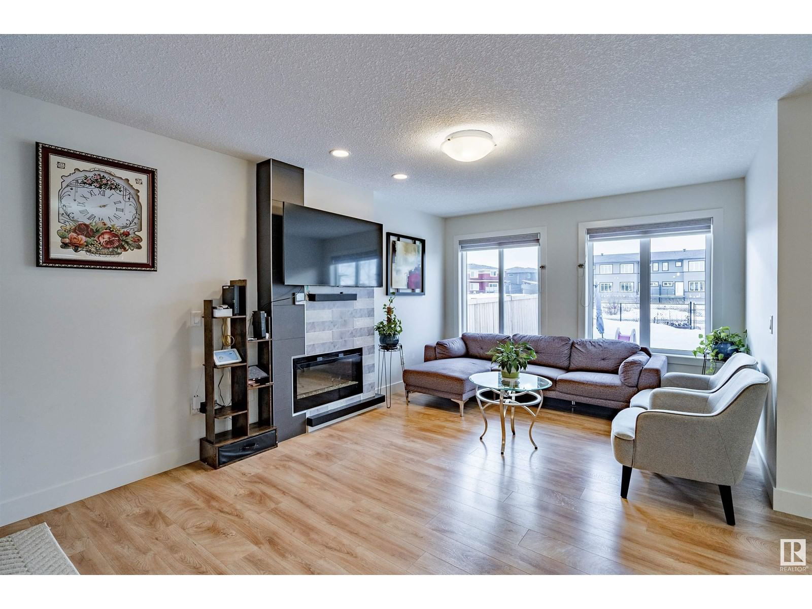 5718 Hawthorn Cm Sw Edmonton, Alberta