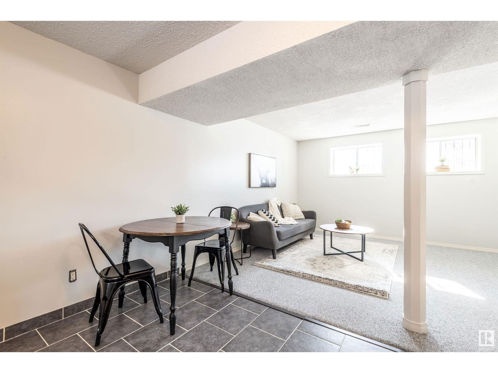 1071 56 St Nw Edmonton, Alberta