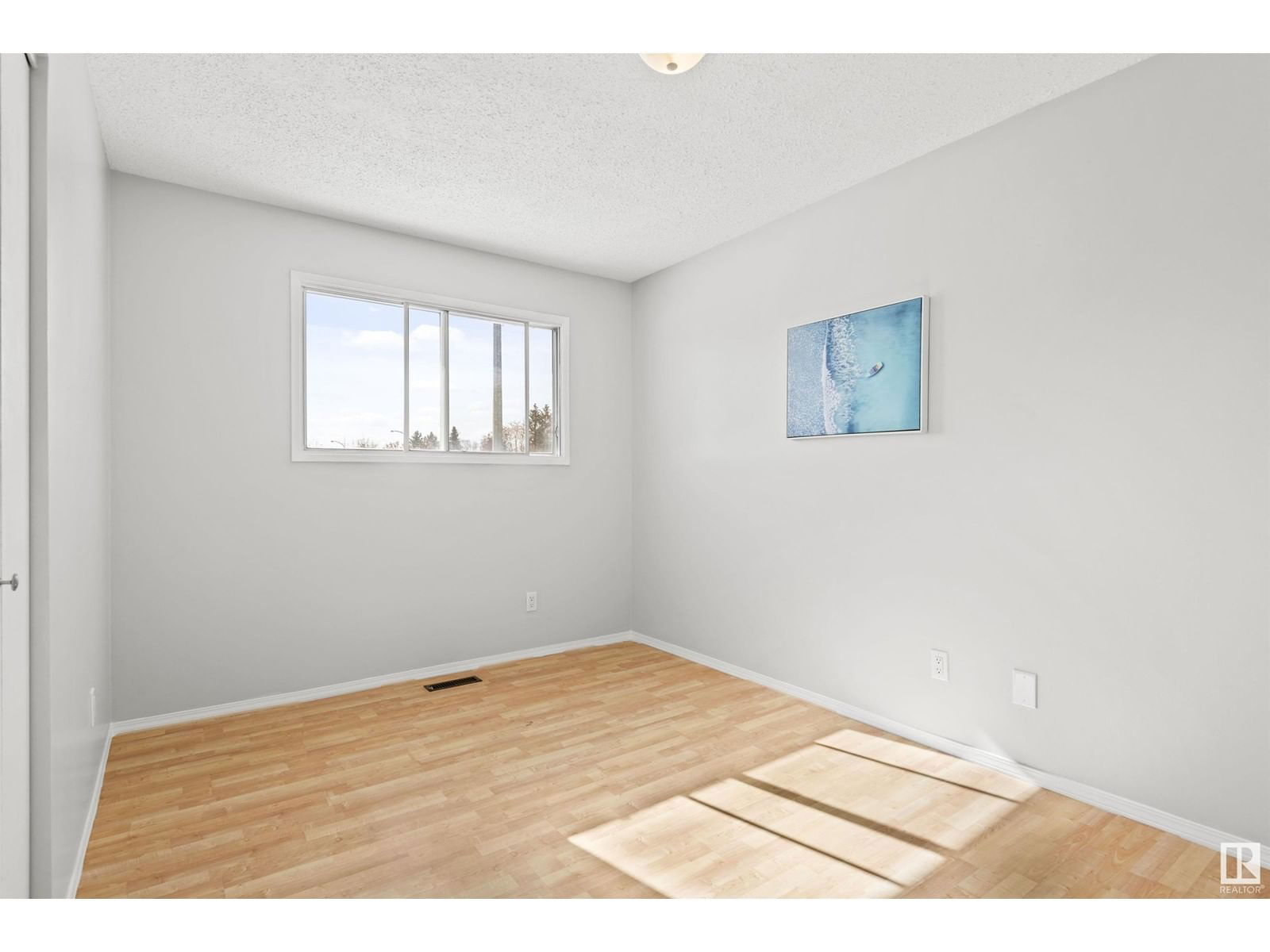 1071 56 St Nw Edmonton, Alberta