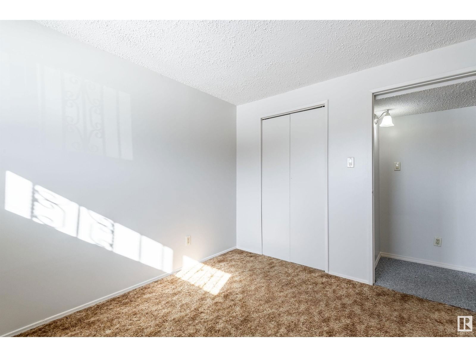 1071 56 St Nw Edmonton, Alberta