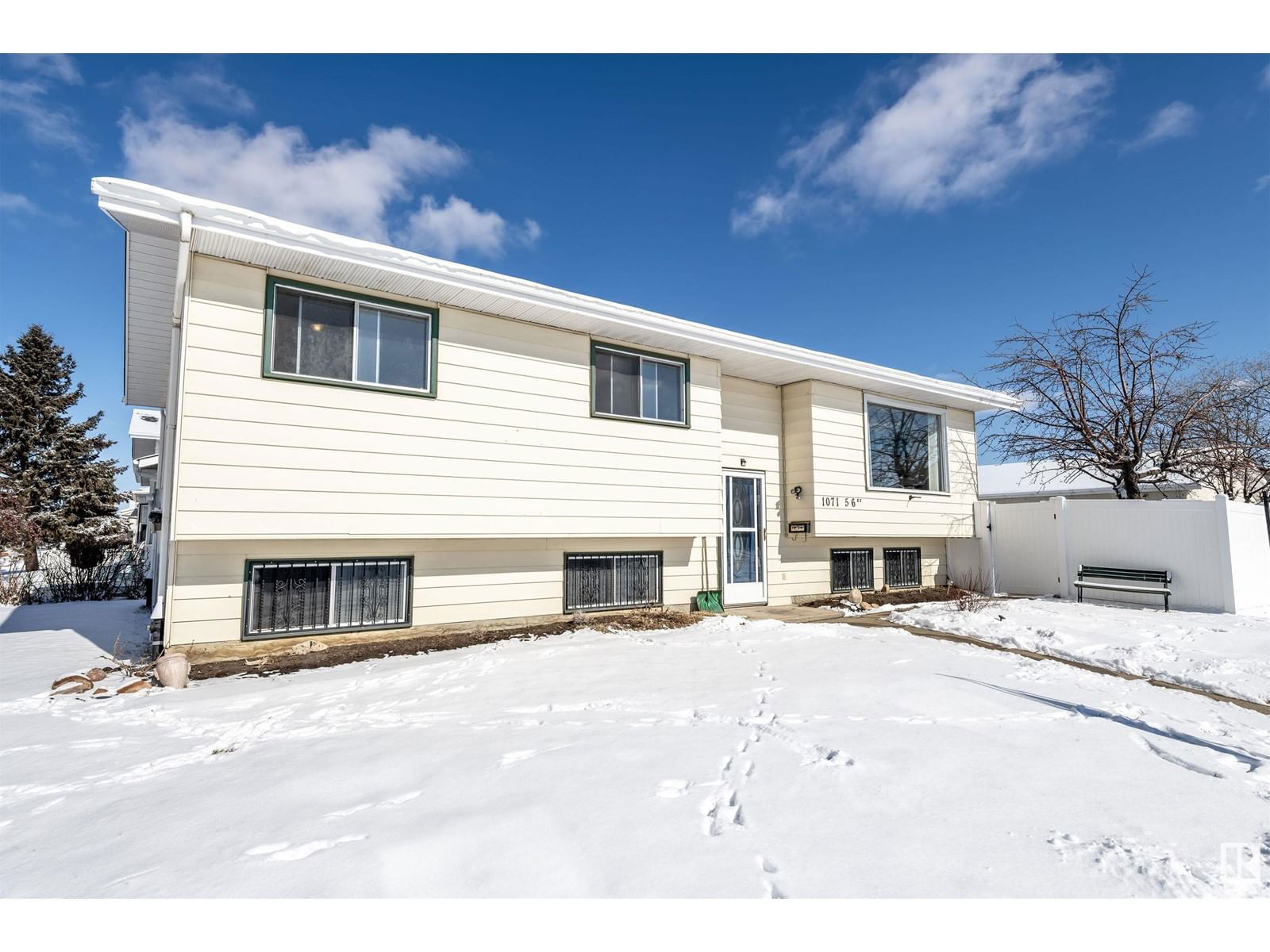 1071 56 St Nw Edmonton, Alberta