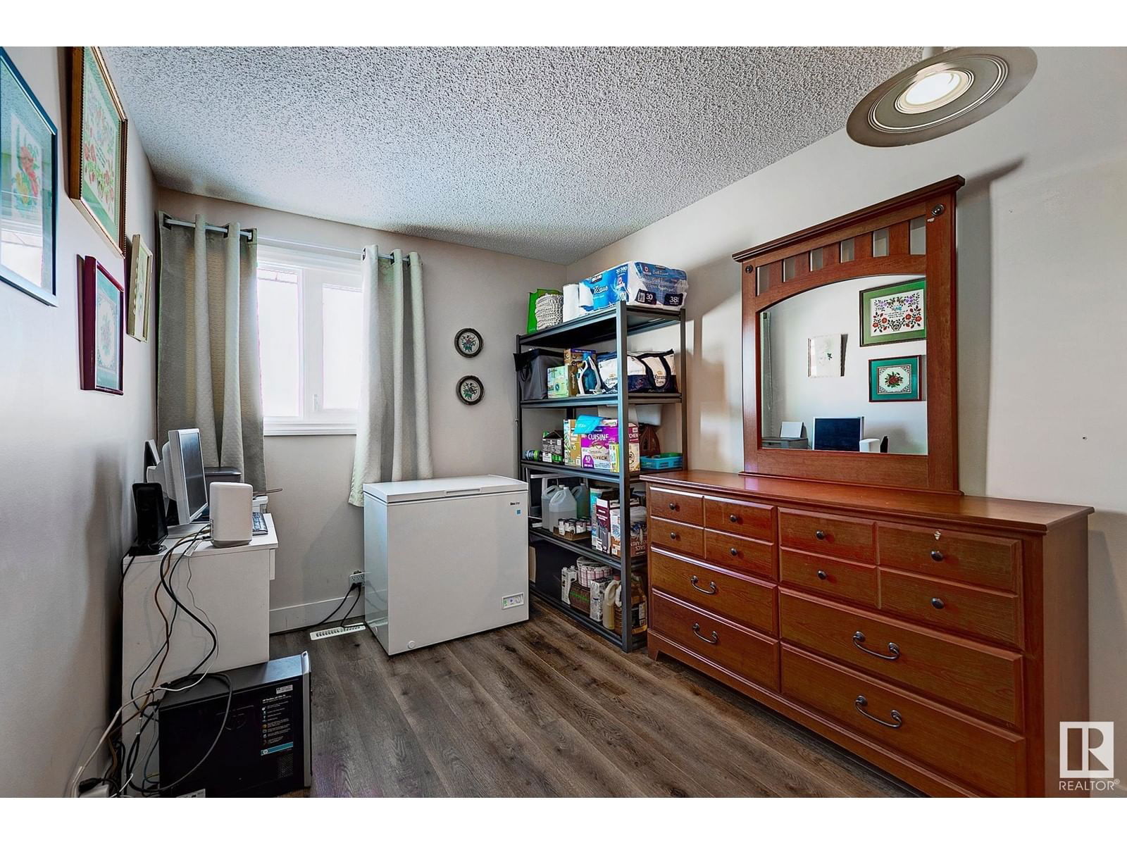 8803 152b Av Nw Edmonton, Alberta