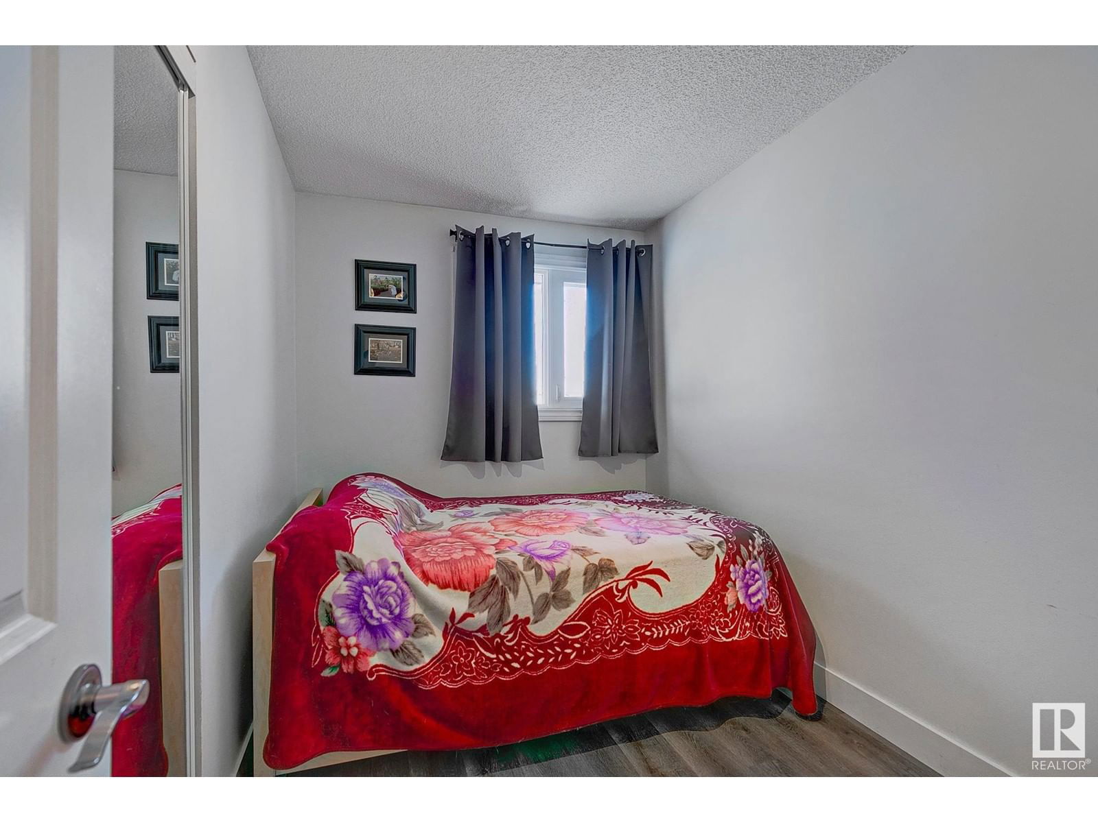 8803 152b Av Nw Edmonton, Alberta