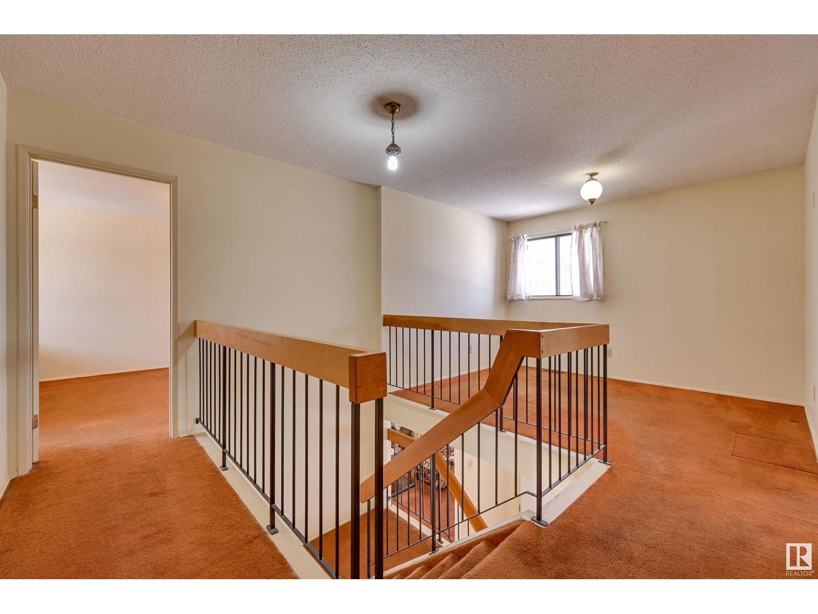 3963 55 St Nw Edmonton, Alberta